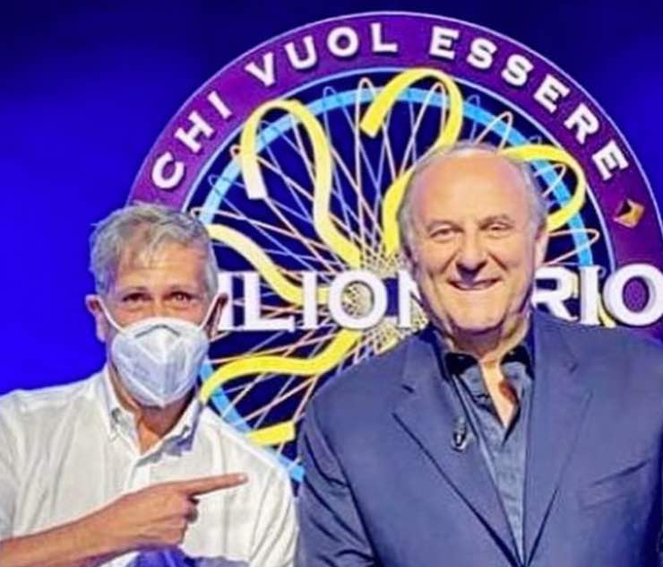 Gerry Scotti e il collega